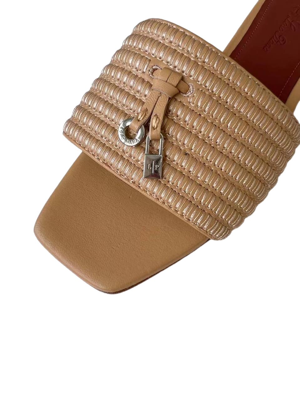 Шлепанцы-Loro-Piana-Sprightly-Charms-Бежевые2_F10322380-1.jpeg