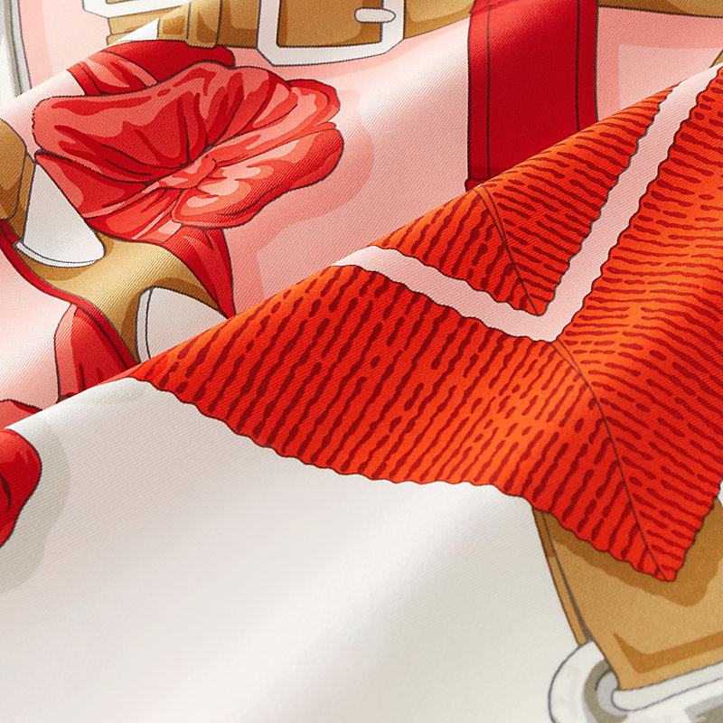 Шарф-Hermes-Grand-Manege-Detail-70-Красный2_F10431950-1.jpeg