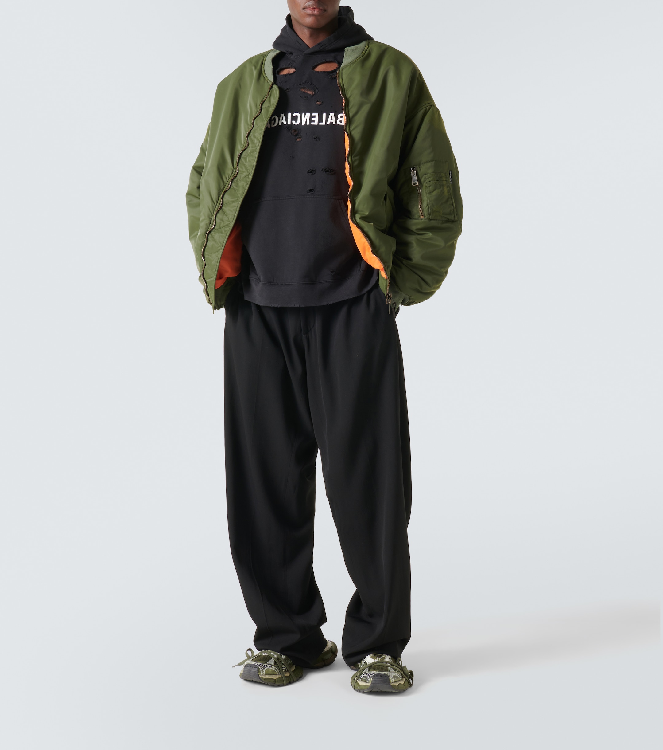 Толстовка-Balenciaga-Ul-Черная1_M10433360-1.jpeg
