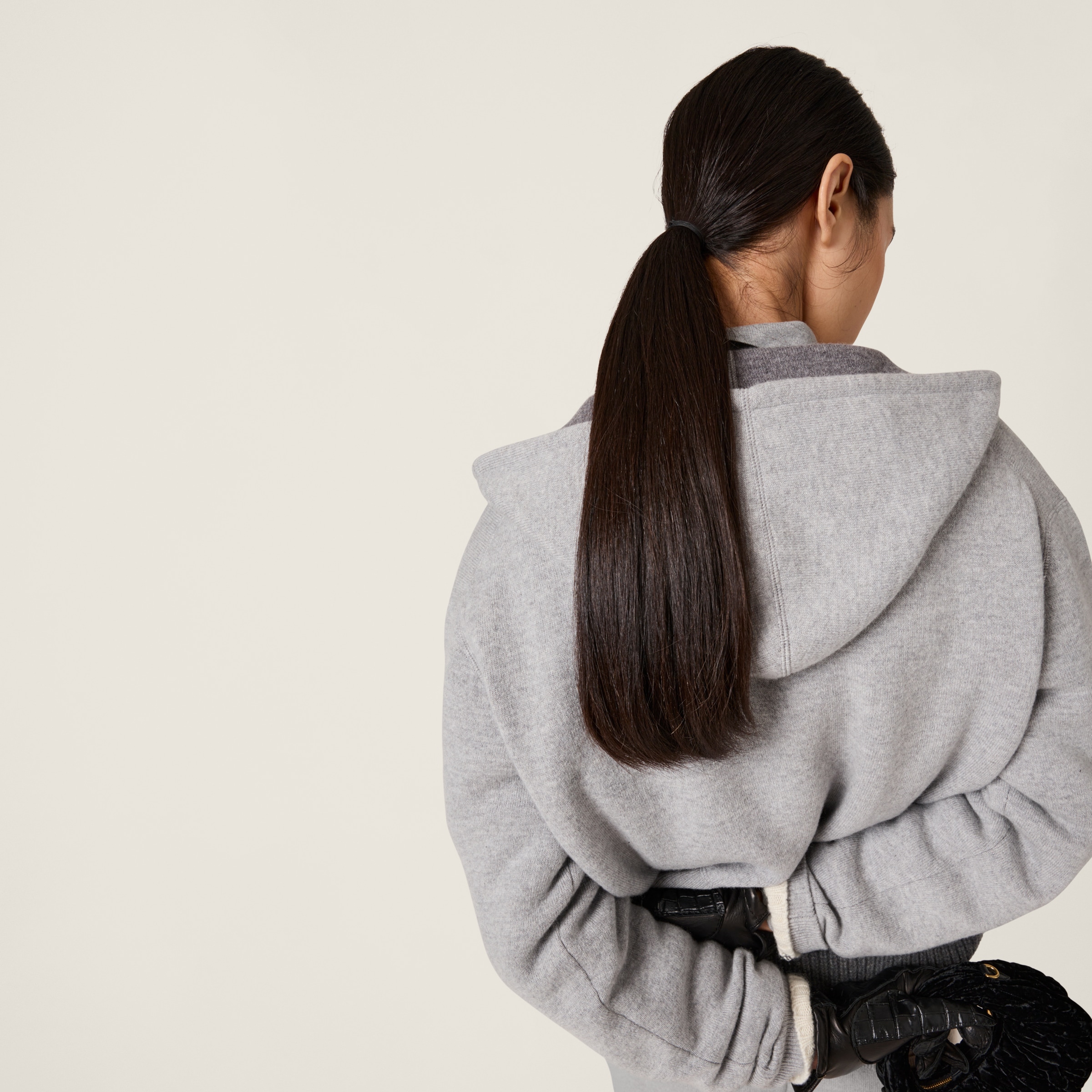 Толстовка-Miu-Miu-Miu-Miu-Серая4_M10437470-1.jpeg